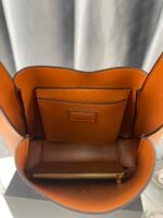 Saint Laurent 5 À 7 Soft Small Hobo Bag In Smooth Leather Beige - Image 3