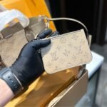 Louis Vuitton Blossom Mahina Bag Beige 21Cm - Image 5