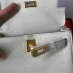Hermes Mini Kelly Bag Epsom White Gold Hardware 20Cm - Image 4