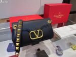 Valentino Stud Sign Nappa Shoulder Bag In Black Xw2B0K26Vnl0No - Image 2