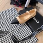 Chanel Pointed Toe Doll Shoes With Gold Flower In Beige - Image 4