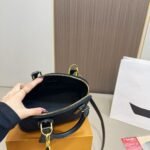 Copy-of-1000-x-1000-Detail-13-19