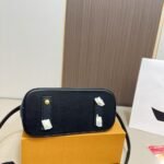 Copy-of-1000-x-1000-Detail-15-17