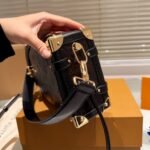 Copy-of-1000-x-1000-Detail-33-11-1