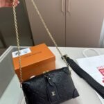 Copy-of-1000-x-1000-Detail-42-16