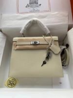 Hermes Kelly 28 Epsom Light Beige 28Cm Silver Hardware - Image 2
