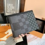 Louis Vuitton Voyage Mm Pochette Clutch Damier Grey 26Cm N60444 - Image 2
