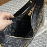 Louis Vuitton Loop PM Bag Grey 23Cm M21752 - Image 9