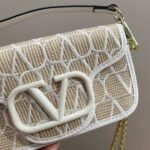 Valentino Valentino Garavani Locò Toile Iconographe Raffia Shoulder Bag Natural 20Cm - Image 4