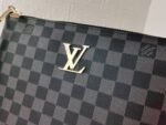 Louis Vuitton Pochette Damier Canvas Black 28Cm - Image 5