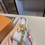 Louis Vuitton Pochette Métis East West Damier Canvas Light Blue 21Cm - Image 7