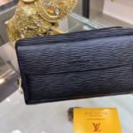 Louis Vuitton Epi Sarah Wallet Black 28Cm - Image 7