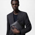 Louis Vuitton M82543 POCHETTE VOYAGE SOUPLE CLUTCH - Image 2