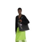 Gucci Emblem large tote bag - Image 4