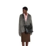 Gucci Emblem medium shoulder bag - Image 4