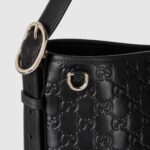 Gucci Emblem medium shoulder bag - Image 5