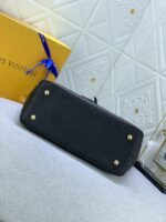 Louis Vuitton M46357 Travel Bag - Image 10