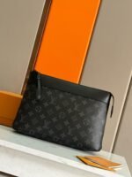 Louis Vuitton M82543 POCHETTE VOYAGE SOUPLE CLUTCH - Image 3