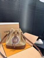 Louis Vuitton M24722 Noé BB - Image 3