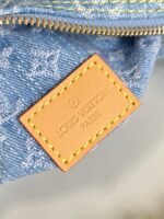 Louis Vuitton M24846 Loop - Image 7