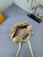 Louis Vuitton M11273 OnTheGo East West - Image 8