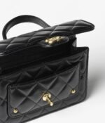 Chanel Clutch with chain - Image 3