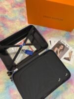 Louis Vuitton M20183 Horizon 55 - Image 10