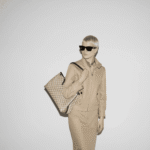 GUCCI EMBLEM LARGE TOTE BAG - Image 2