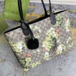 GUCCI  Supreme Monogram Blooms Medium Reversible Tote - Image 2