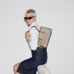 Gucci Emblem medium tote bag - Image 2