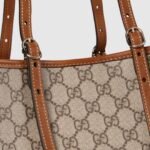Gucci Emblem medium tote bag - Image 10