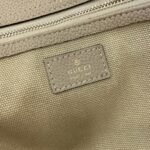 Gucci Medium tote bag with hook closure - Image 10