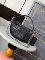 Chanel Spring-Summer 2025 Clutch with Chain - Image 3