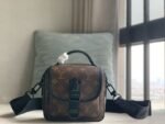 Louis Vuitton M46973 Quest Messenger - Image 2