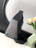 Louis Vuitton M11703 Avenue Slingbag PM - Image 4