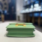 Hermès Vert Criquet Constance 18 Epsom Gold Hardware - Image 6