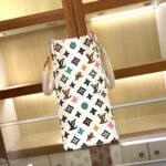 Louis Vuitton OnTheGo PM - Image 3