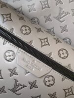Louis Vuitton M46557 Discovery Backpack - Image 6