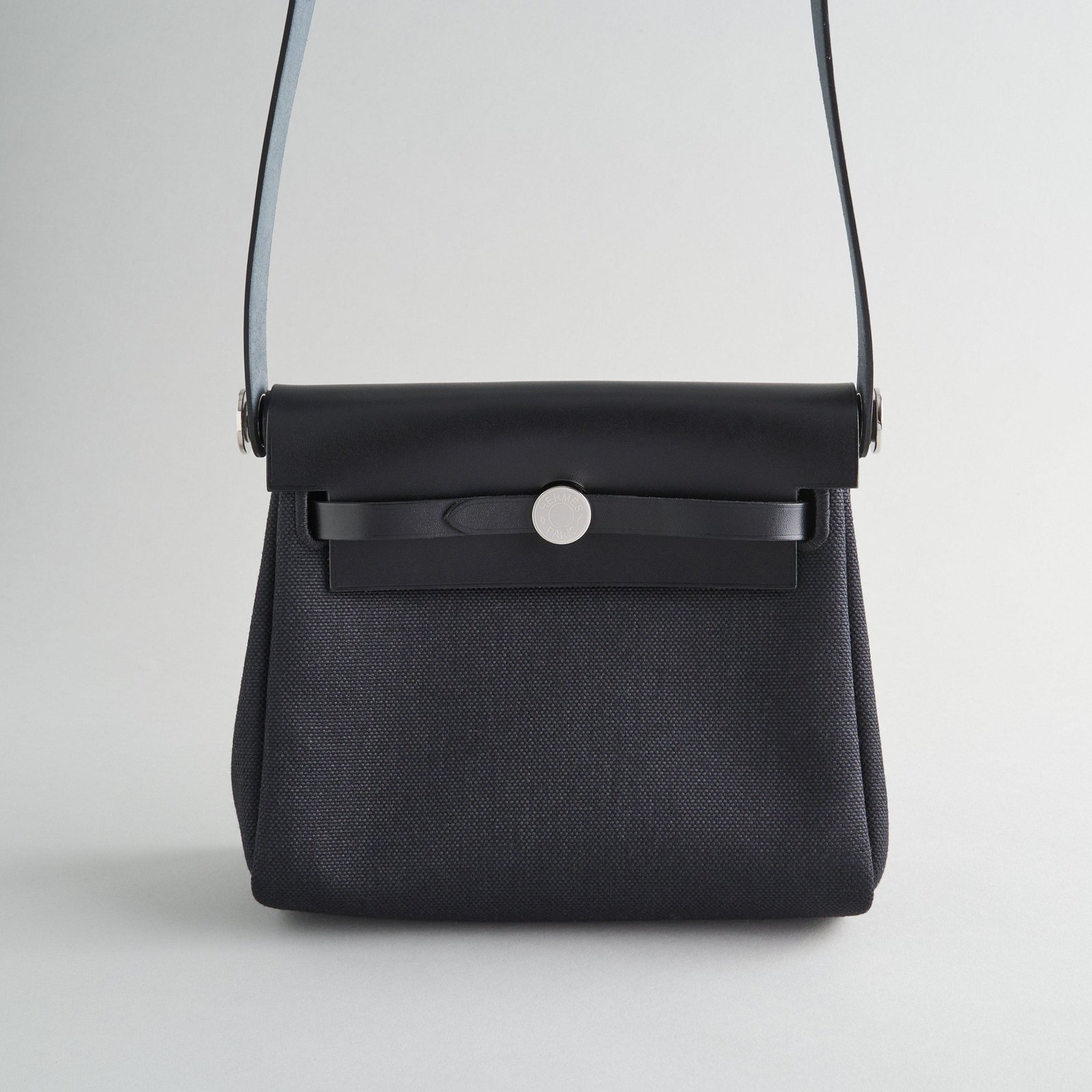 EU_H_HM_B_PHW_16321 Hermès Herbag Mini Black Palladium Hardware - Image 1