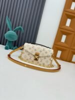 Louis Vuitton M46914 Pochette Métis East West - Image 3