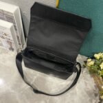 Louis Vuitton M24769 TAKEOFF Small Messenger Bag - Image 8