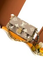 Louis Vuitton M45836 Favorite - Image 3