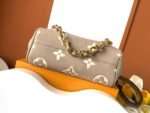 Louis Vuitton M45836 Favorite - Image 5