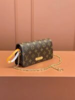 Louis Vuitton M82509 Wallet On Chain Lily - Image 11
