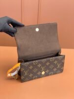 Louis Vuitton M82509 Wallet On Chain Lily - Image 6