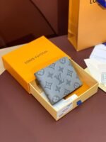 Louis Vuitton M81383 Multiple Wallet - Image 2