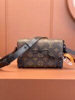 Louis Vuitton M83613 Steamer Wearable Wallet - Image 3