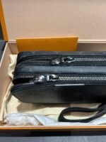 Louis Vuitton M80741 Alpha Wearable Wallet - Image 4