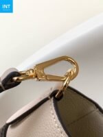 Louis Vuitton M58485 On My Side MM - Image 5