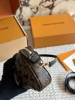 Louis Vuitton M26473 Pochette Accessoires - Image 4